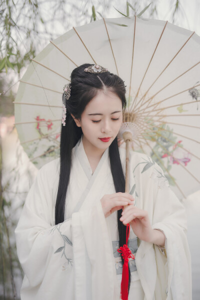 江南雨碎，不如归去。