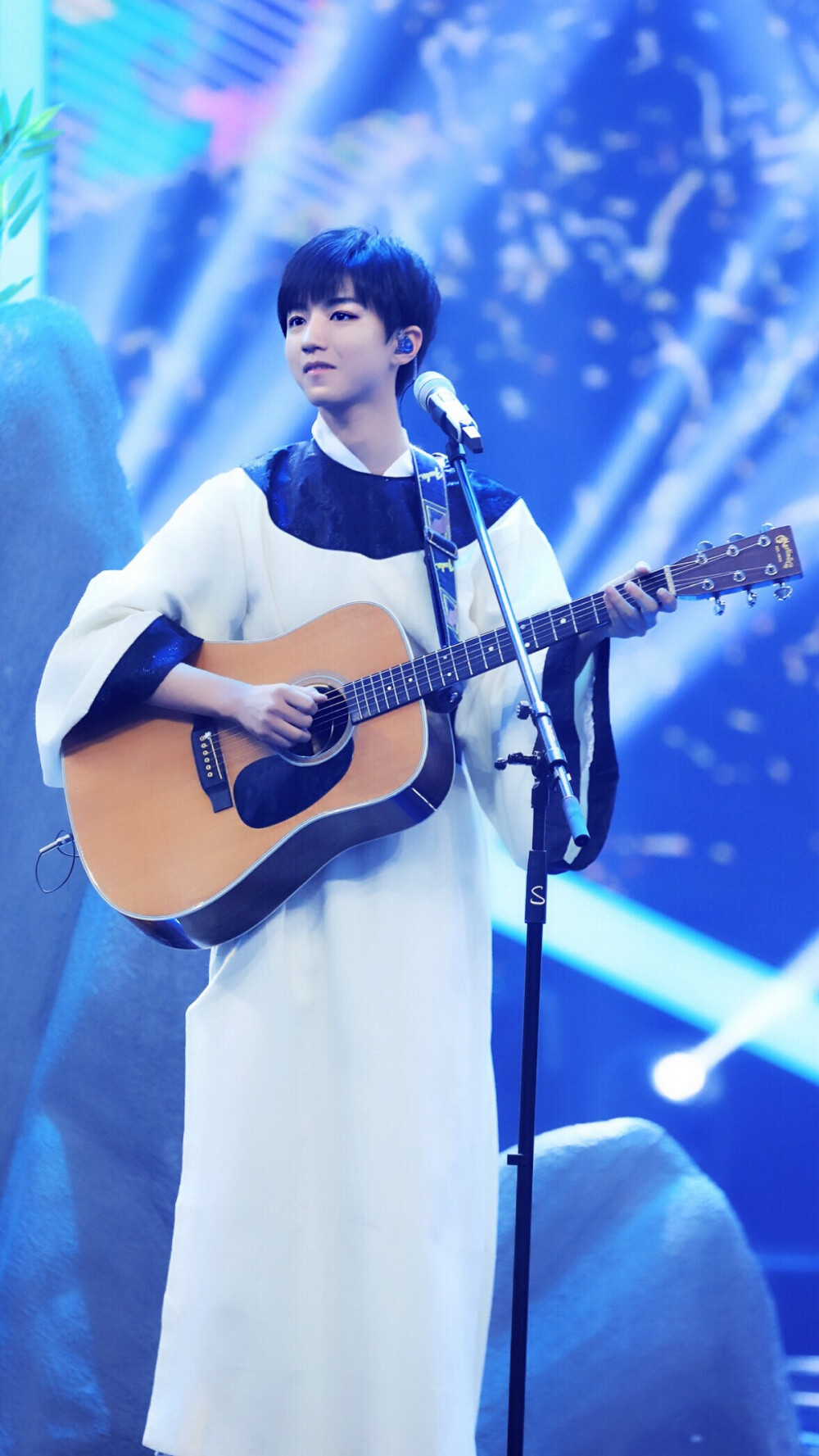 明星壁纸男神tfboys王俊凯赞评论更多
