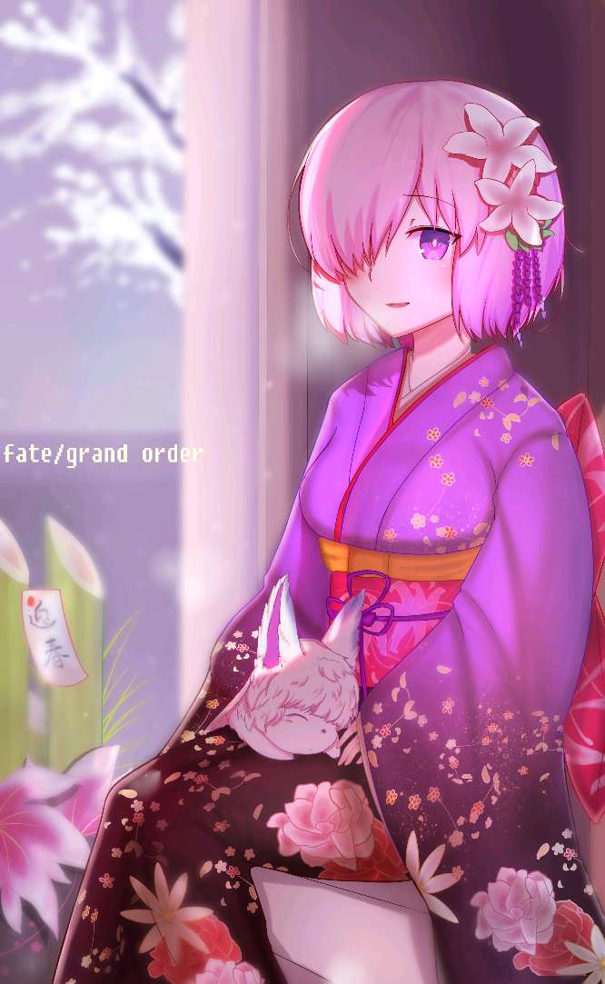 【来源P站，侵删】谨贺新年
画师：薛疯子_Kyo
玛修·基列莱特，《Fate/Grand Order》（简称：FGO，命运—冠位指定）中作为初始Servant而初次登场。 在人理延续保障机构（迦勒底）与主人公邂逅的拥有不可思议氛围的心地善良少女。 芙芙。
其他名称：盾娘，玛什·怜悯之光。
动漫二次元原创/同人画/插画/手绘/头像/壁纸/锁屏/背景/美少女/银短发/紫瞳/黑丝/小清新/天然呆/和风和服/浴衣/新年绘图