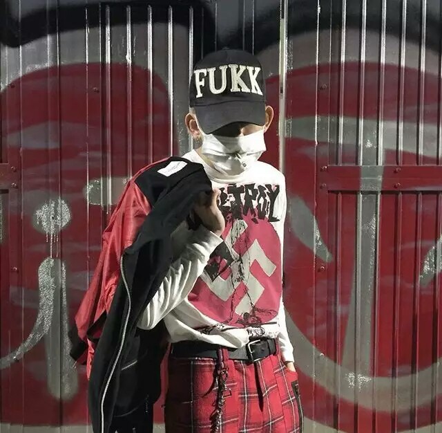 男头 个性 霸气 特别 口罩男
by饮雪歌
还有更多头像，喜欢就关注我吧