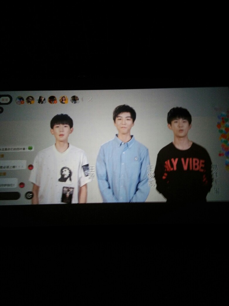 去电影院看功夫瑜伽，看之前播的广告巧遇tfboys