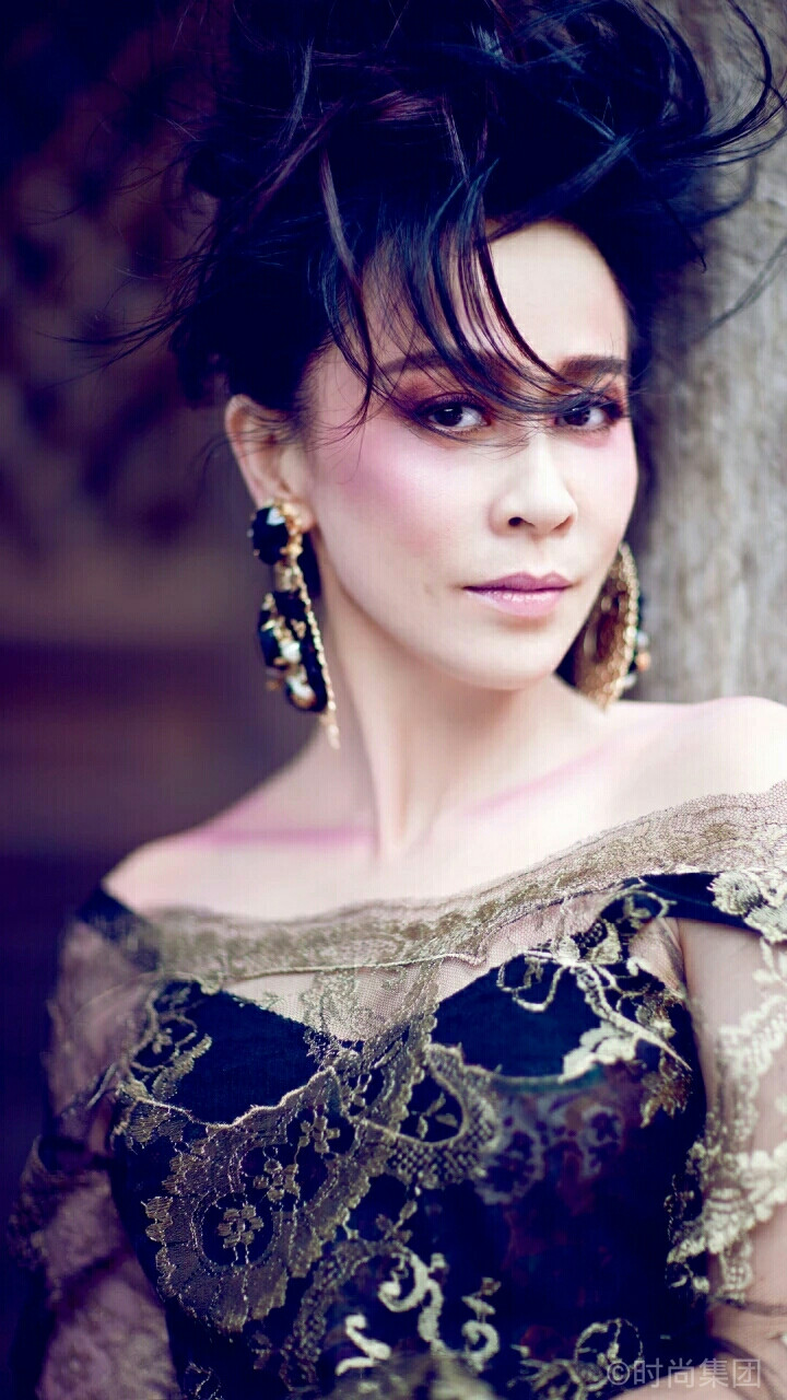 刘嘉玲 ©时尚芭莎