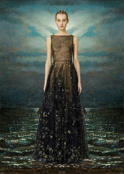 Jan 16th, 2015
Valentino Pre-Fall 2015
by Erica in Collections
Just when you think a collection couldn’t get any better (as is always the case with Valentino), Diana Moss works that magical eye of he…