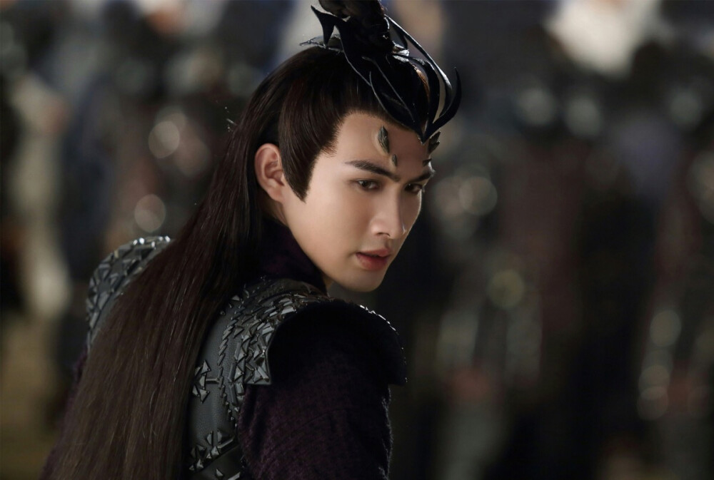 离镜是渣男但张彬彬是暖男