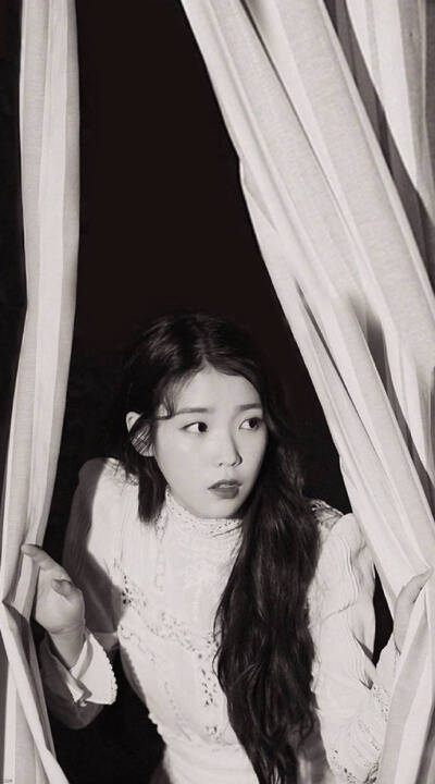 IU 壁纸 黑白