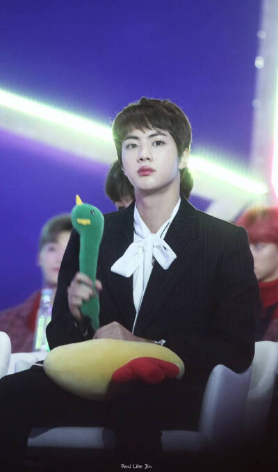 #防弹少年团#JIN cr:logo