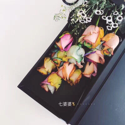 【情人节专款】
进口染玫 七彩的爱