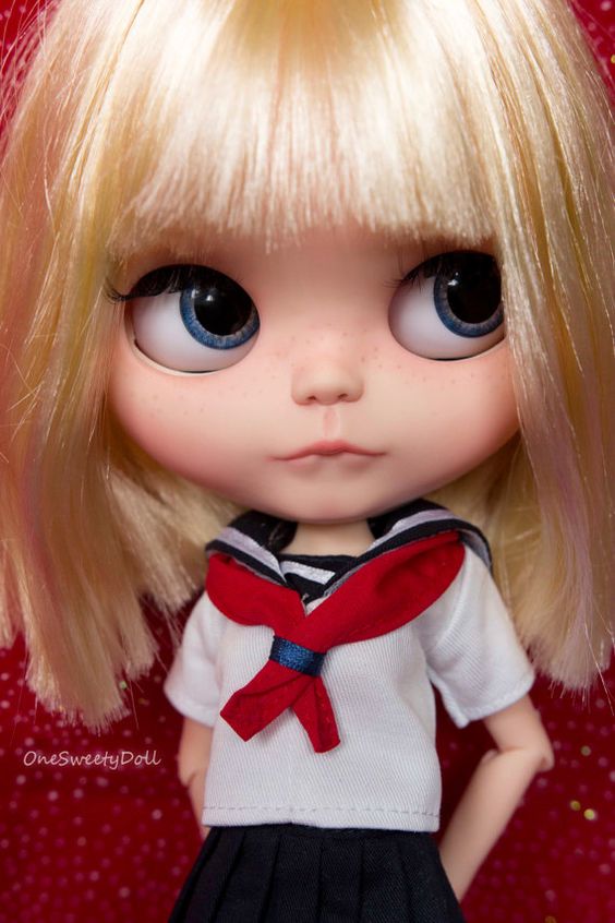 Lucy short blond hair RBL Blythe factory custom by OneSweetyDoll: