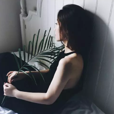 染染の女生头像.侧脸 抱图随手点赞关注谢谢