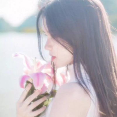 染染の女生头像.小清新.捧花 抱图随手点赞关注谢谢