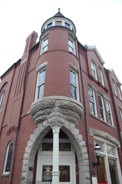 Architecture. Photo by Jiali Chen at Mulberry Street, Macon, GA USA.