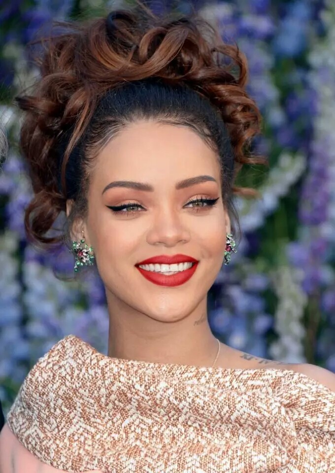 日婆蕾哈娜(Rihanna)