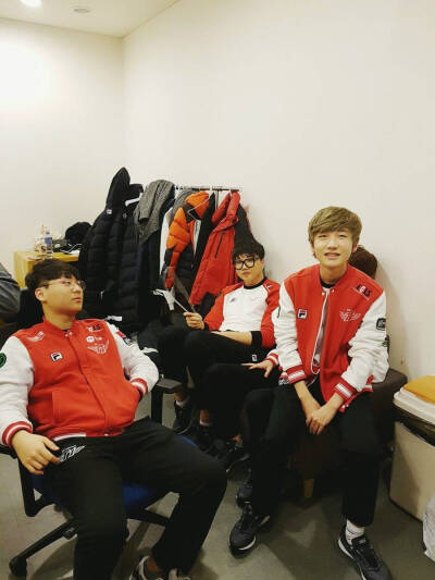 170205skt tw:路上小心哦