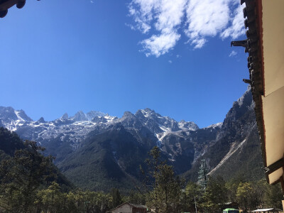 雪山近景