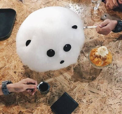 超大超萌的panda bingsu，吃完外面大大的熊貓棉花糖，裡面是特色的冰品
蛋糕 美食头像 家常菜 西餐 日式料理 甜品 韩剧 饮料 水果 暖心 下午茶 冰淇淋 巧克力 早餐 特色小吃