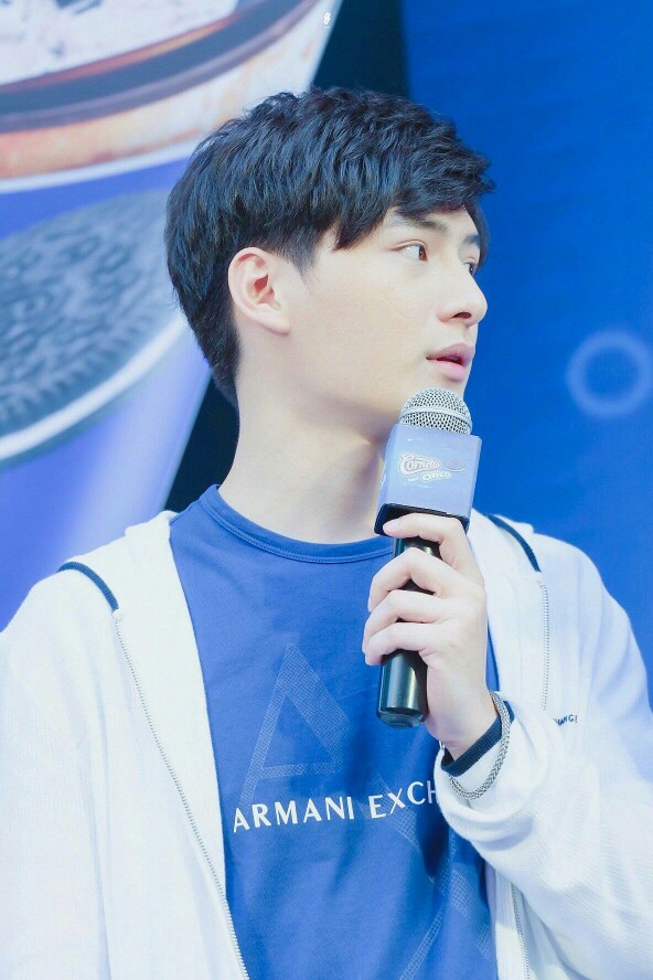 KristPerawat 暖暖 阿日学长 Arthit 王慧侦 泰剧一年生
cr.twitter