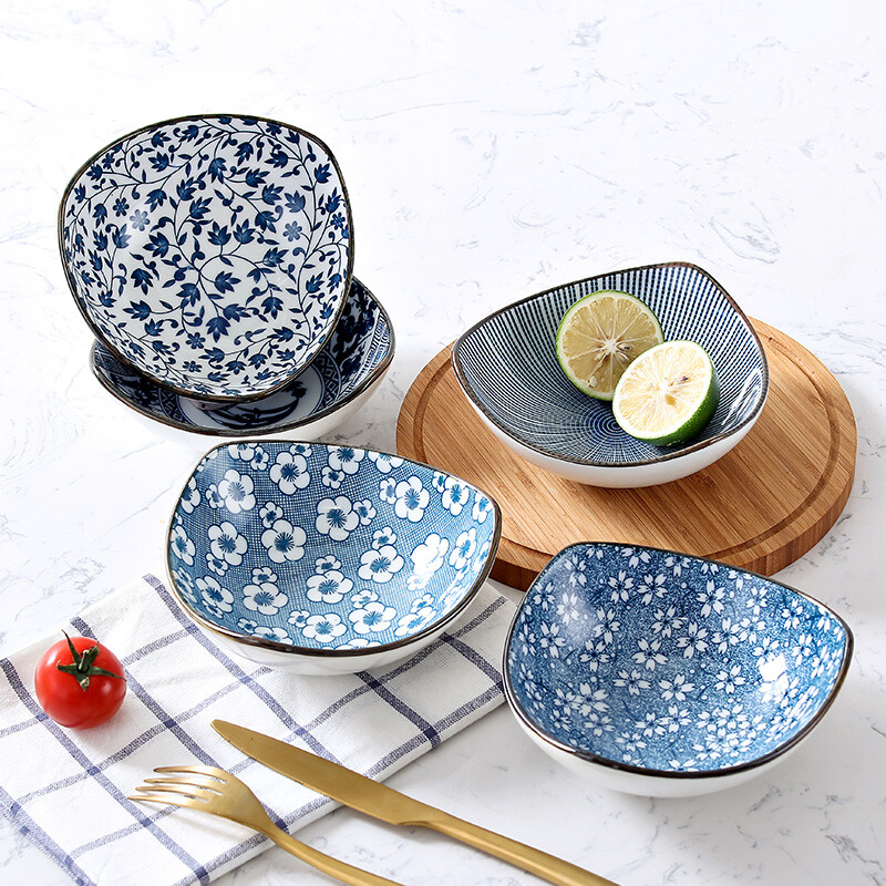 奇居良品日式和风创意厨房餐具青花纹陶瓷三角餐碗小食碟沙拉碟