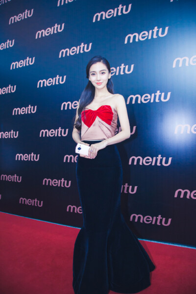 Angelababy 美图手机发布会