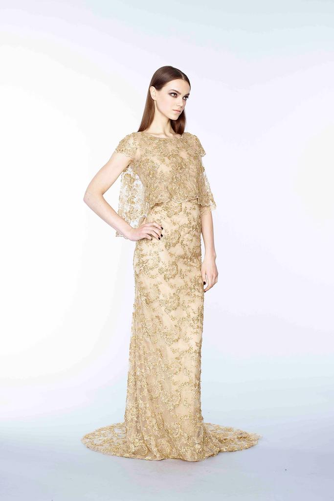 英国时尚品牌 Marchesa 2015 早秋系列LookBook 繁复的宫廷式刺绣镶嵌工艺被Marchesa，为人们展现出一个用现代的时尚技艺演绎出的拜占庭文化～
