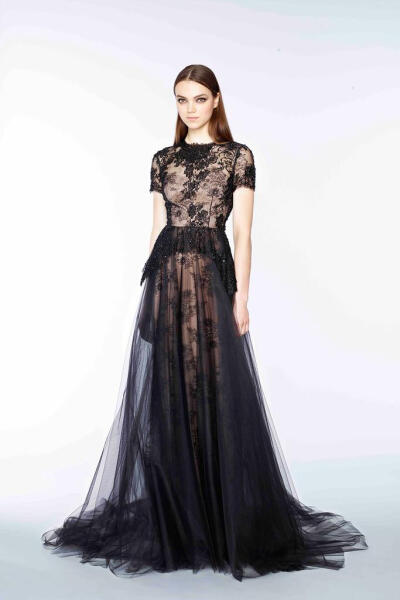 英国时尚品牌 Marchesa 2015 早秋系列LookBook 繁复的宫廷式刺绣镶嵌工艺被Marchesa，为人们展现出一个用现代的时尚技艺演绎出的拜占庭文化～
