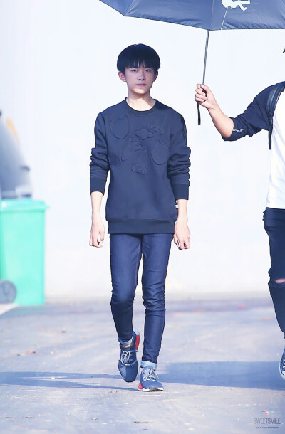 易烊千玺最帅壁纸