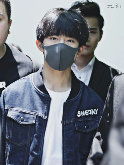 易烊千玺最帅壁纸