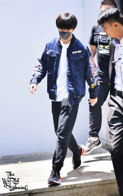 易烊千玺最帅壁纸