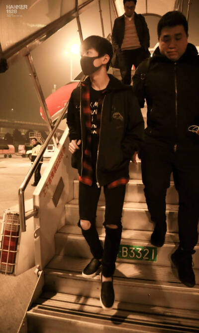 易烊千玺最帅壁纸