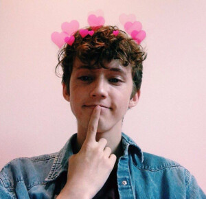 #头像#超可爱的粉色戳w#戳爷##Troye Sivan#