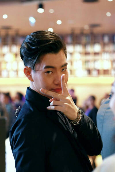 #泰国演员offjumpol##tumcial#
代表作品#秘恋之我亲爱的狗狗##一年生#