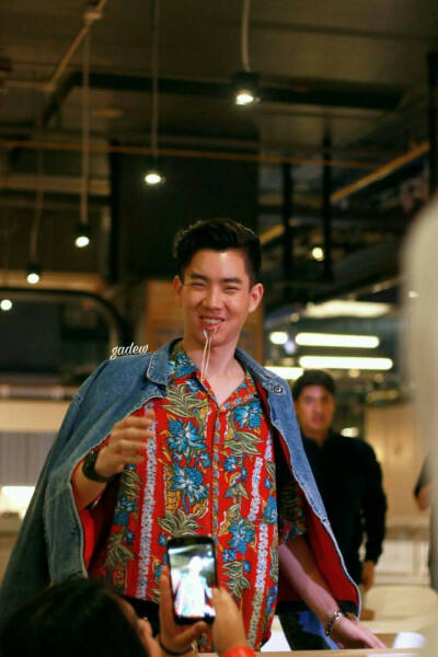 #泰国演员offjumpol##tumcial#
代表作品#秘恋之我亲爱的狗狗##一年生#