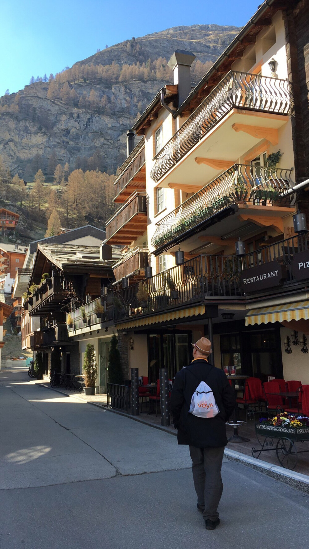 Zermatt,瑞士。你开始用双手掂量生活，更看重果实而不是花朵。