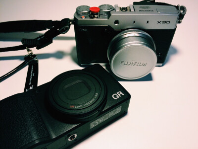 嗯哼 意境 相机 女生头像 韩国 韩头 背影 可爱 小清新 唯美 收集by:觅阳 小太阳 莫东陵