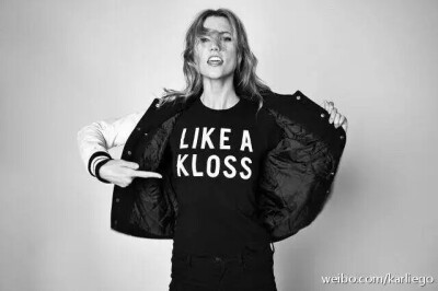 Karlie Kloss
中文名：卡莉·克劳斯
别名：小KK
国籍：美国
身高：185cm
出生地：美国芝加哥
出生年月：1992年08月03日
职业：模特，设计师
