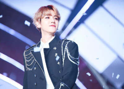 #BAEKHYUN# #边伯贤#【SIMKOOONG】170114 金唱片 更推2P【O网页链接】【O网页链接】【边伯贤】@baekhyunee7 ​​​​