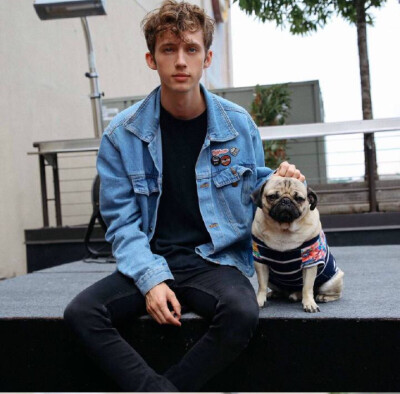 #Troye sivan