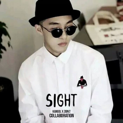 Zion.T,他有其他的韩国艺人更时尚的外表，喜欢他的原因完全是因为他的舞台风格+独特的声音。
