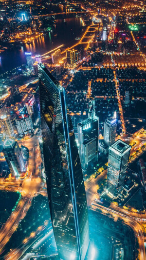 夜色如此美好，孤独的人总是少了个伴…