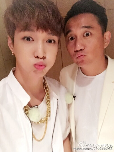 艺兴跟极挑的哥哥们