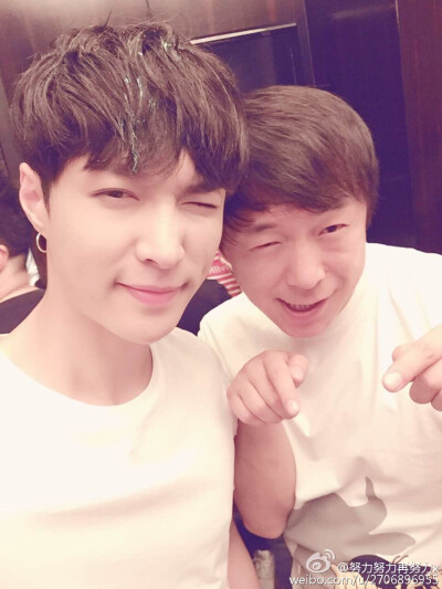 艺兴跟极挑的哥哥们