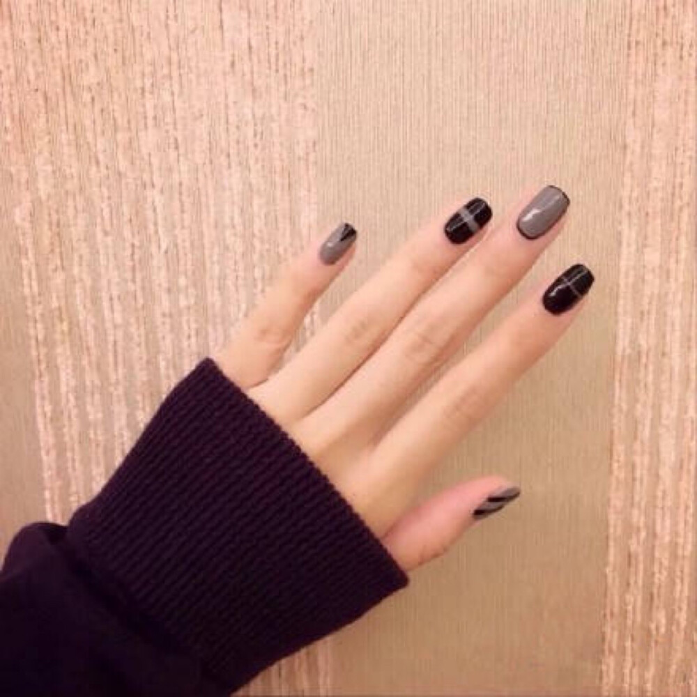 nails