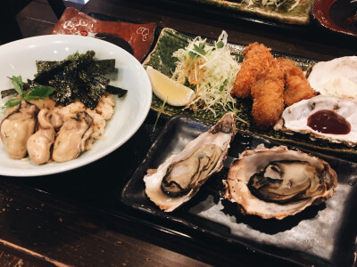 宫岛/焼き牡蠣屋 最终也没愿意在这个季节吃生牡蛎