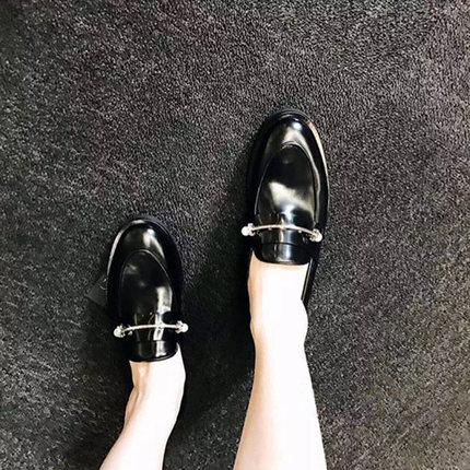 早春女士小皮鞋英伦学院风平底鞋欧美真皮一脚蹬懒人乐福女鞋单鞋