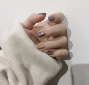 极简风、简约风、小清新、纯色系猫眼美甲