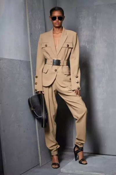 卡其色 #whowhatwear#