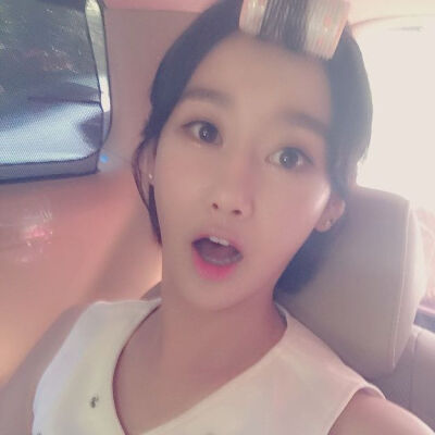 Crayon Pop 白宝蓝 金美（Geummi）