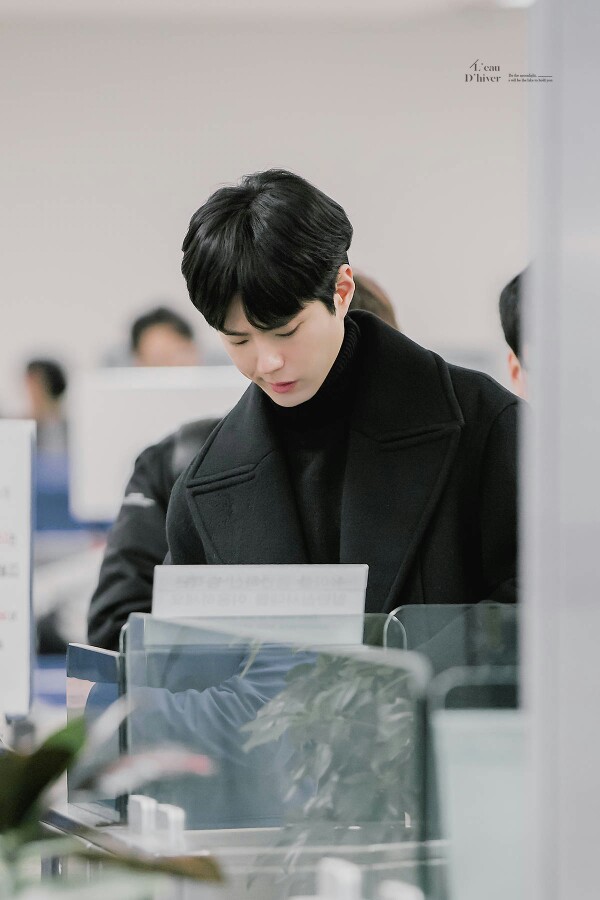 【LD】新更170202羽田入境HQ 妈呀！！！！太太太帅了！牙疼＋撩头发！我以后也要黑色大衣配黑色高领~~~妈妈 他太好看了555 日本FM饭拍 朴宝剑 头像 手机壁纸