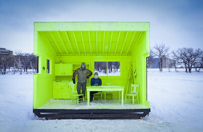 加拿大很冷，但是在曼尼托巴省的温尼伯市，当地人可以到这个斯堪的纳维亚风格的“温暖小屋”里暖和一下。