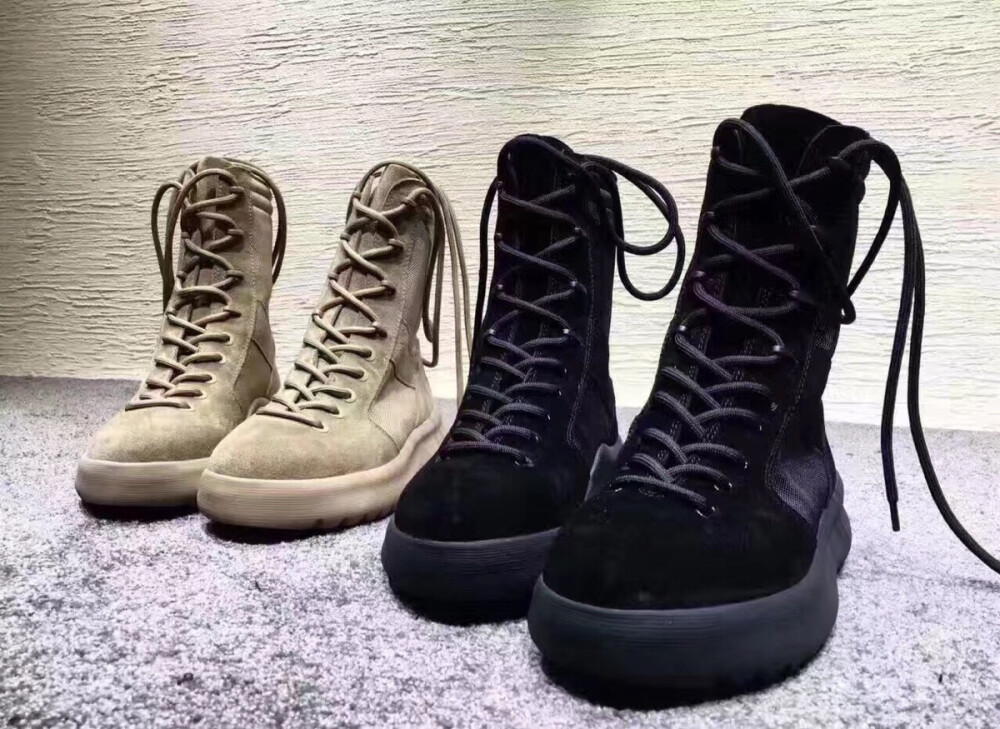 YEEZY SEASON 3 BOOTS 大军靴，鞋面牛皮配帆布，内里和鞋垫是头层水染牛皮，鞋子轻盈，鞋底超耐磨，配袋子，盒子，38-45