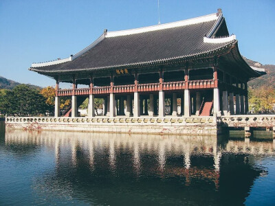 韩国景点，咖啡屋，旅游胜地，餐厅，书店，。。。